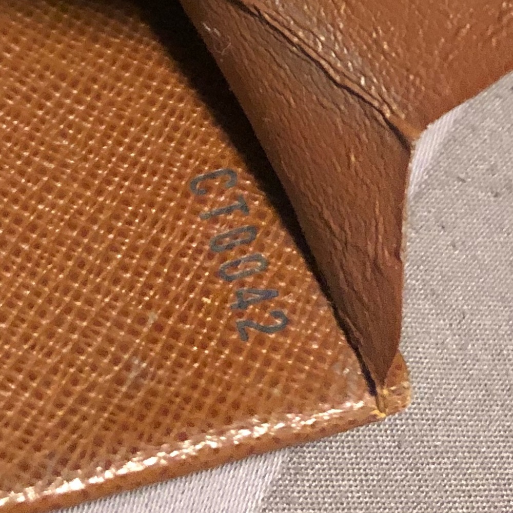 Coin Purse 💯 Authentic. - Picture 11 of 14